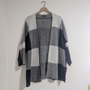Stradivarius Checkered Cardigan Sweater / M